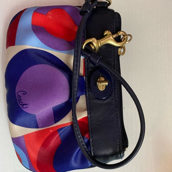 Coach silk wristlet - Picture 4 of 8